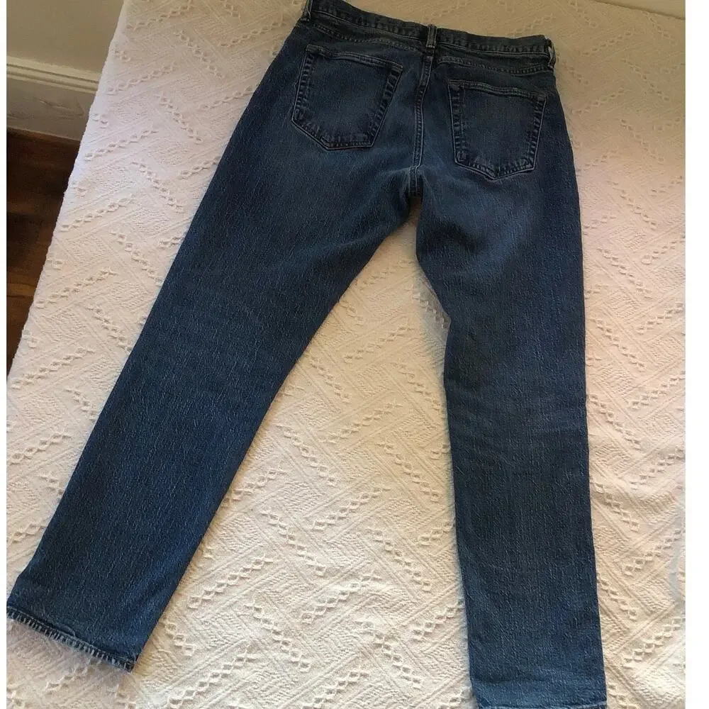 GAP athletic fit